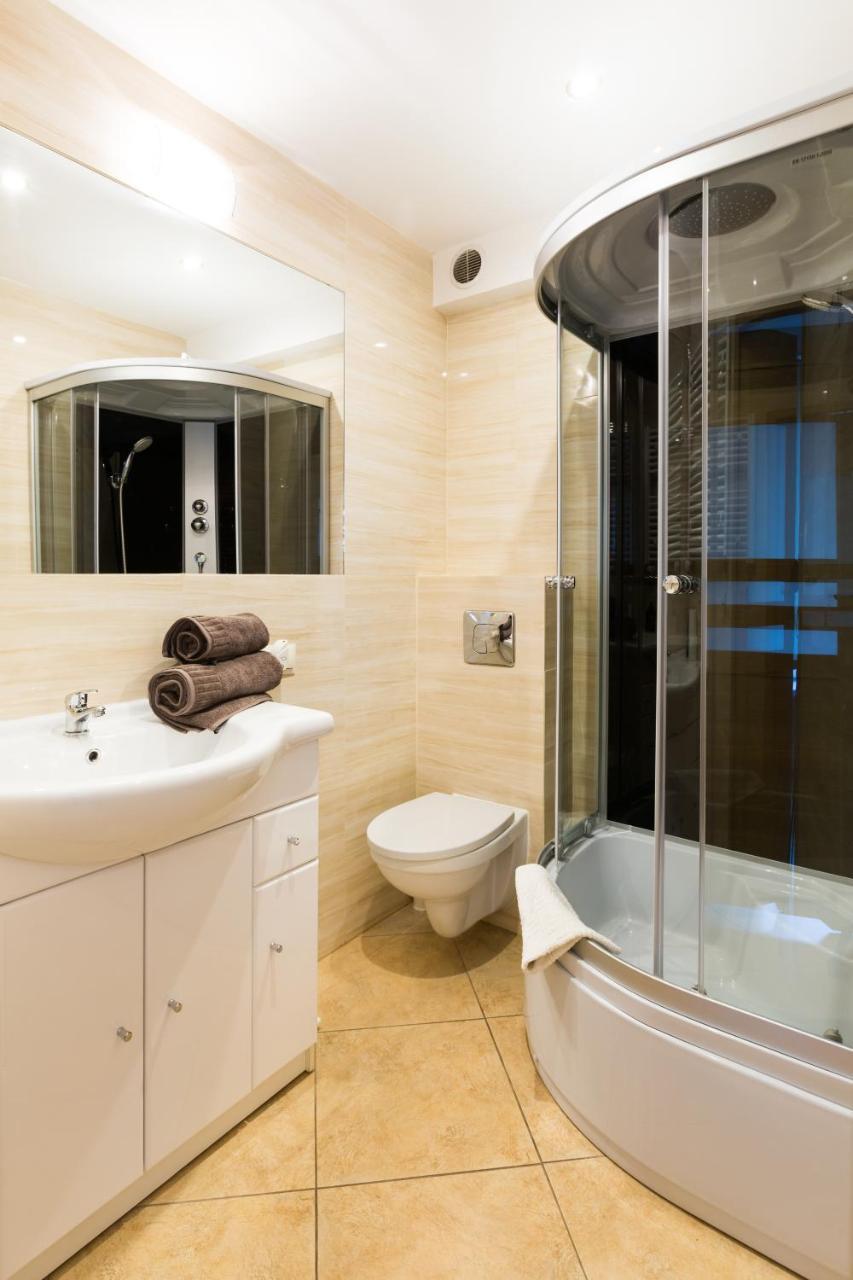 Aparthouse Apartamenty Centrum Sosnowiec Bagian luar foto